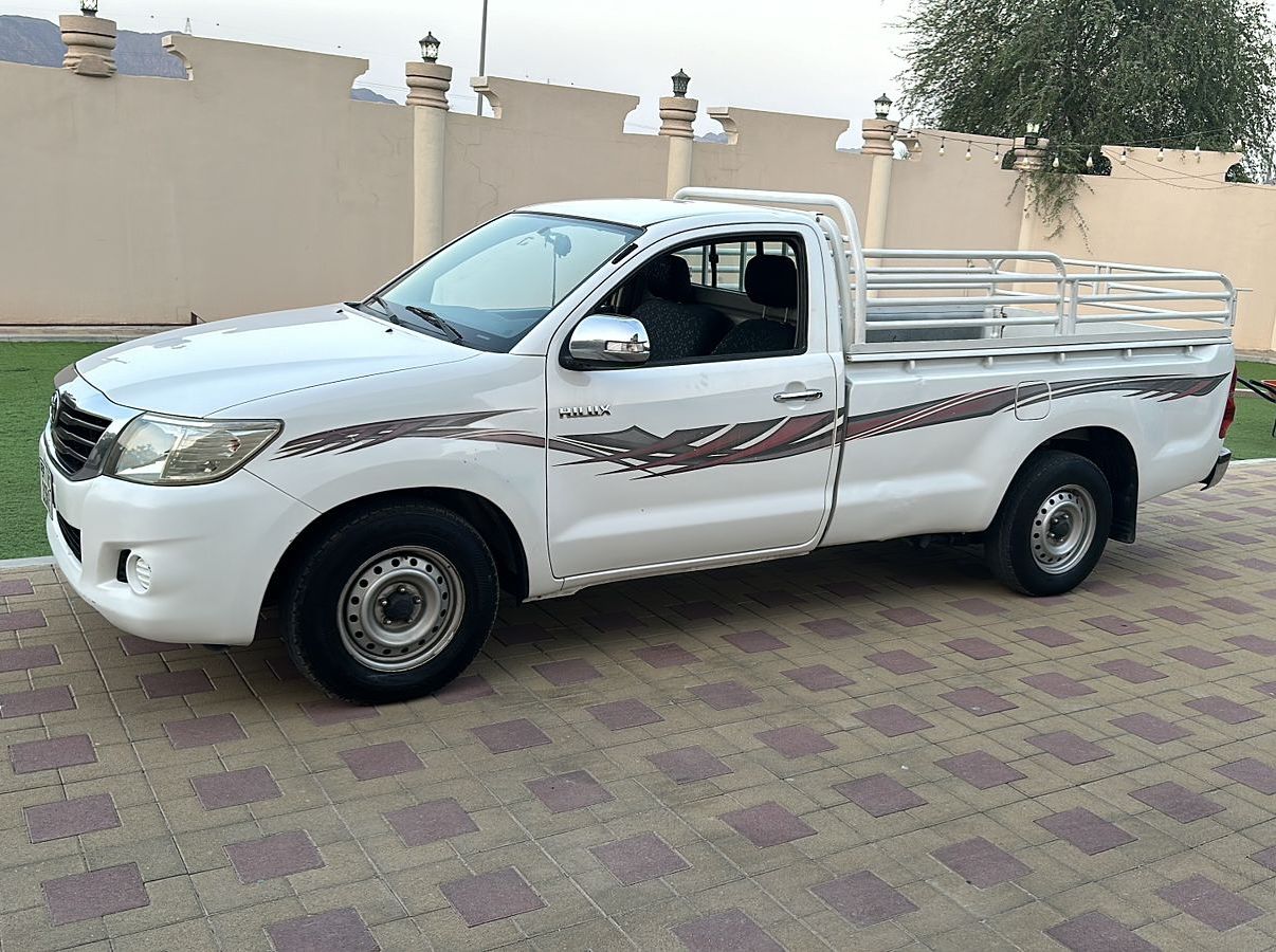 2014 Toyota Hilux E
