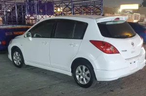 2010 نيسان تيدا S