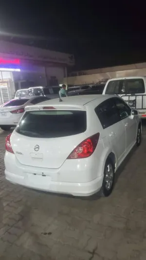 2010 نيسان تيدا S