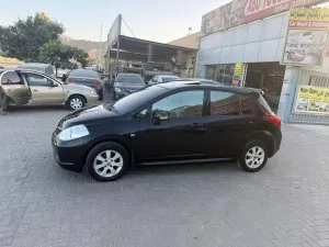 2009 نيسان تيدا Hatch