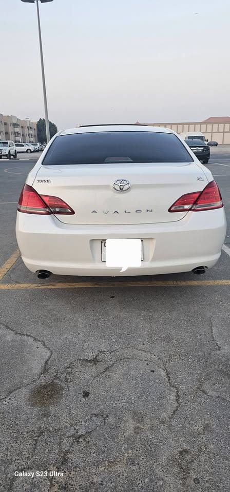 2005 تويوتا افالون Exclusive