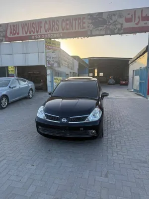 2009 نيسان تيدا Hatch