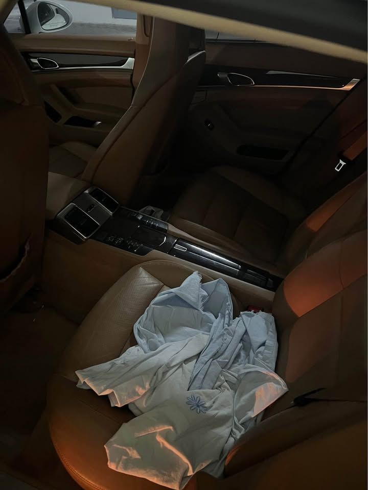 2013 بورش باناميرا 4 Sport Turismo