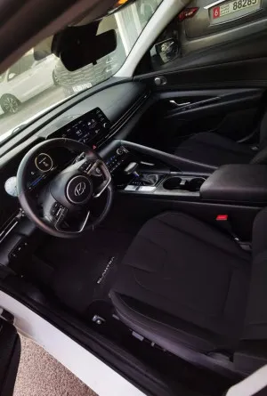 2022 Hyundai Elentra SE