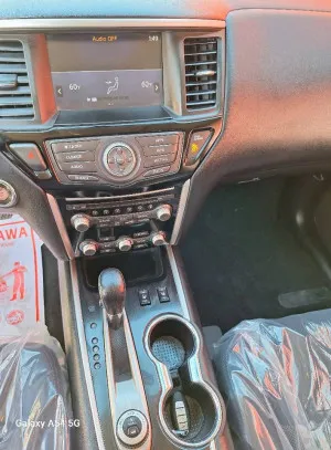 2017 نيسان باثفايندر SL