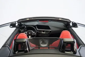 2025 بي أم دابليو زد 4 3.0i