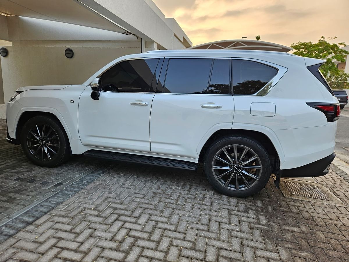 2022 لكزس ال اكس ٦٠٠ F-Sport