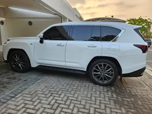 2022 لكزس ال اكس ٦٠٠ F-Sport