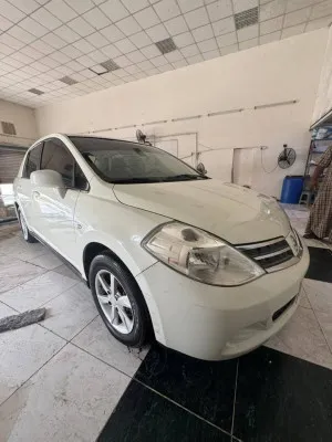 2009 نيسان تيدا S