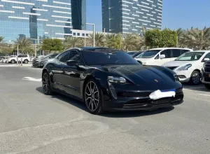2022 بورش تايكون GTS