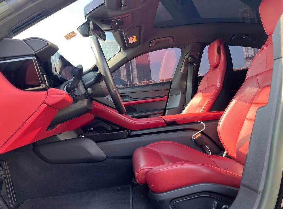2022 بورش تايكون GTS