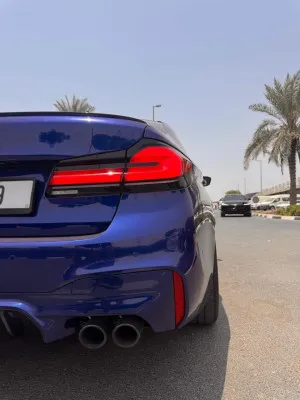 2022 بي أم دابليو ام ٥ Standard