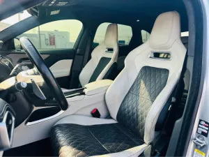 2019 جاكوار اف بيس Prestige