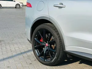 2019 جاكوار اف بيس Prestige