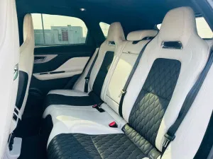 2019 جاكوار اف بيس Prestige