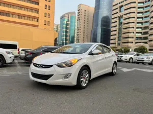 2012 هيونداي افانتي SE