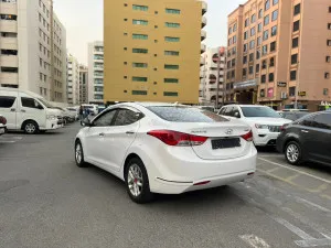 2012 هيونداي افانتي SE