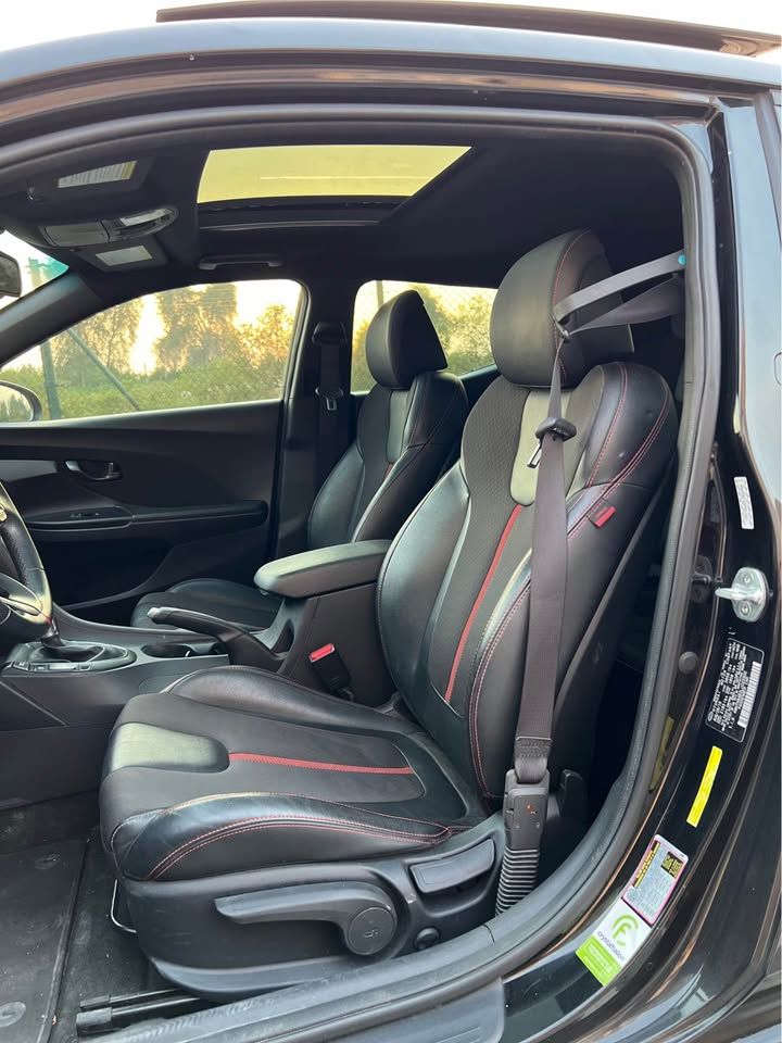 2020 Hyundai Veloster Turbo