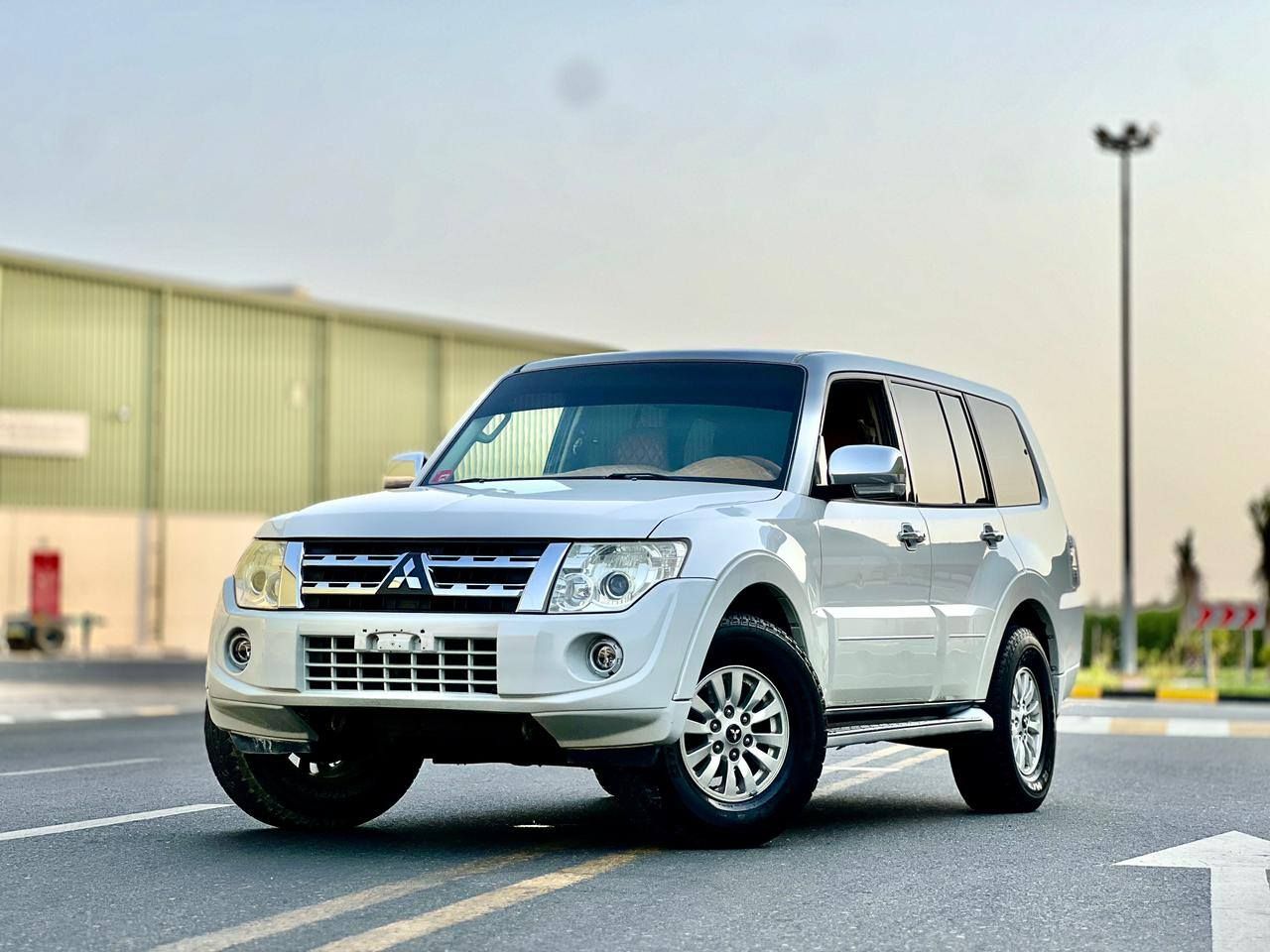 2013 ميتسوبيشي باجيرو GT