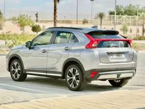 2020 ميتسوبيشي ايكلبس كروس SE