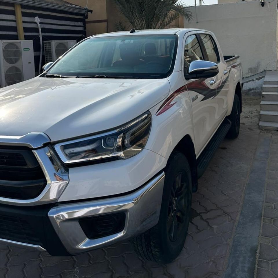 2023 تويوتا هايلوكس GLX