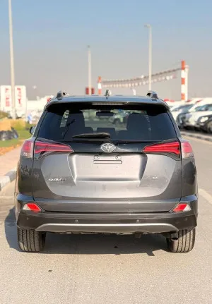 2018 تويوتا راف ٤ SE