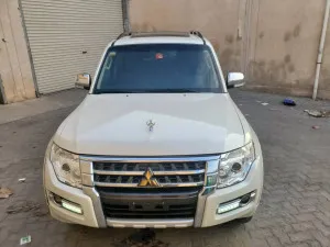 2022 Mitsubishi Pajero GLS