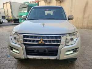 2022 Mitsubishi Pajero GLS