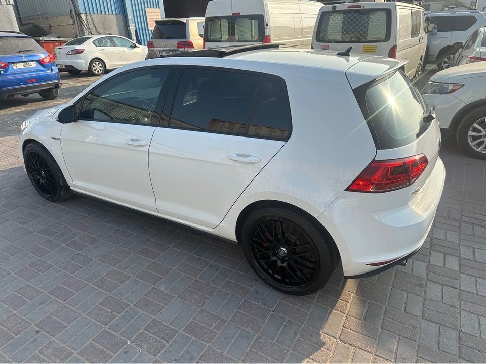 2017 فولجس فاجن جولف GTI