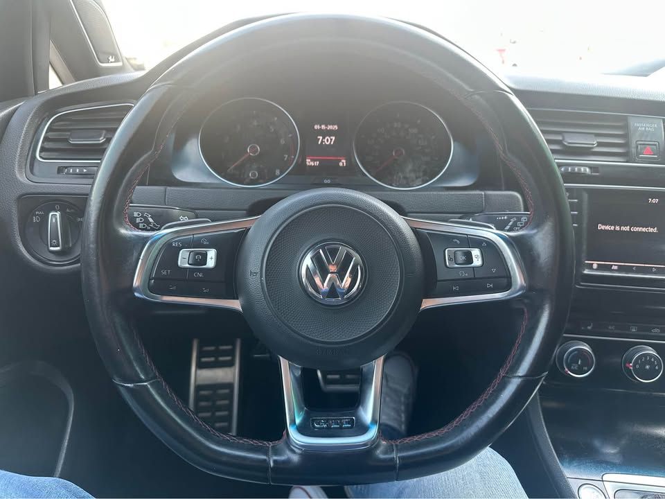 2017 فولجس فاجن جولف GTI