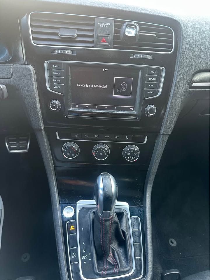 2017 فولجس فاجن جولف GTI