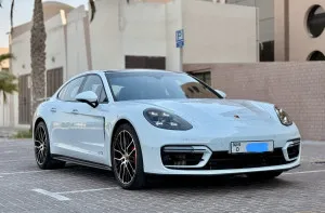 2022 بورش باناميرا GTS