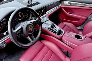 2022 بورش باناميرا GTS