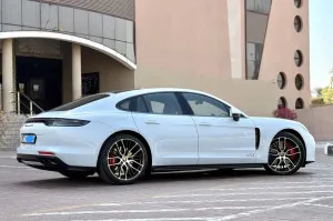 2022 بورش باناميرا GTS