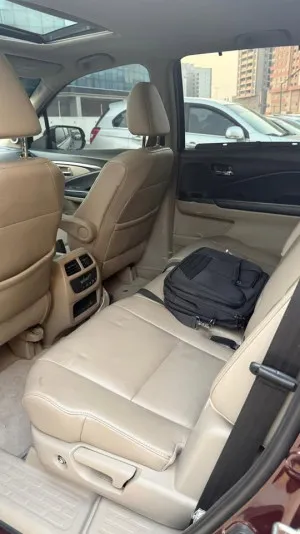2016 هوندا بايلوت Special Edition
