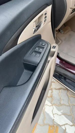 2016 هوندا بايلوت Special Edition