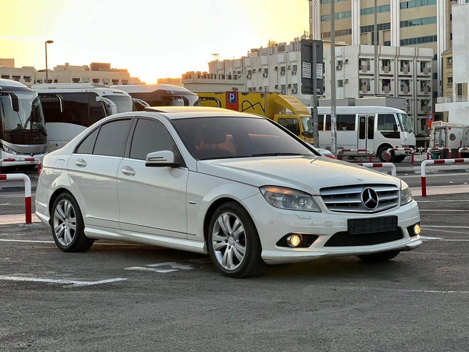 2010 مرسيدس-بنز آلفئة - C C250