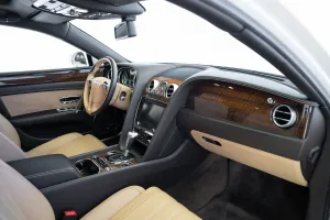 2016 بنتلي فلاينج سبير V8