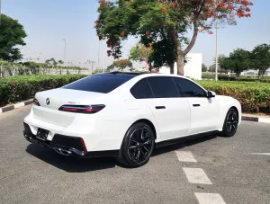 2023 بي أم دابليو الفئة - 7 760I xDrive
