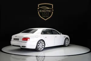 2016 بنتلي فلاينج سبير V8