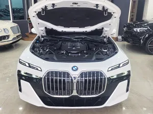 2023 بي أم دابليو الفئة - 7 760I xDrive