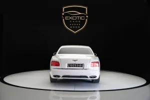 2016 بنتلي فلاينج سبير V8