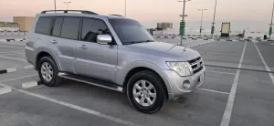 2013 ميتسوبيشي باجيرو Signature Edition