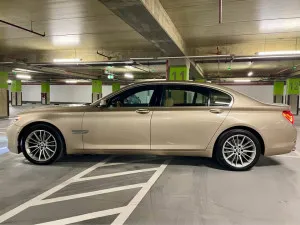 2013 بي أم دابليو الفئة - 7 730i