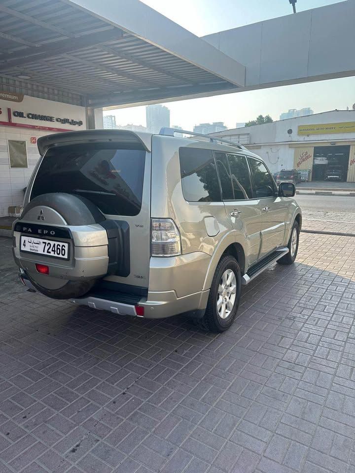 2011 Mitsubishi Pajero GLS