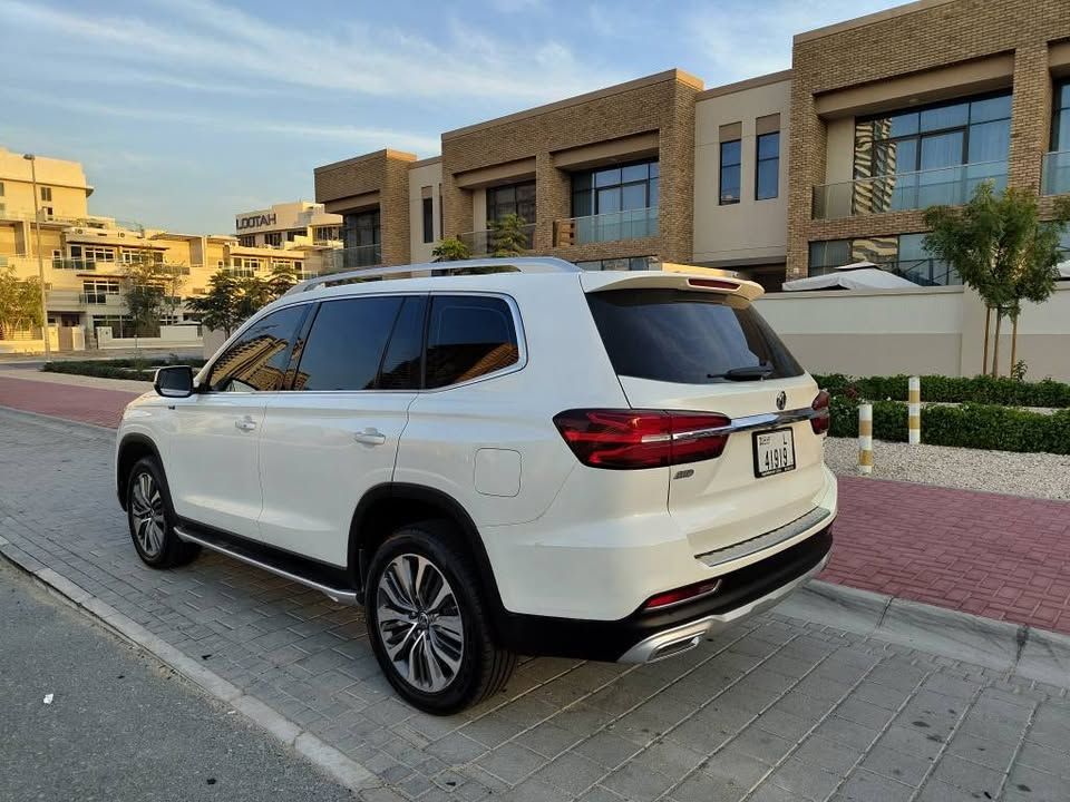 2020 ام جي ار اكس ٨