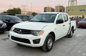 2013 ميتسوبيشي أل٢٠٠ double-cab