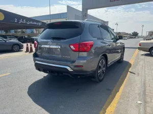 2017 نيسان باثفايندر Platinum