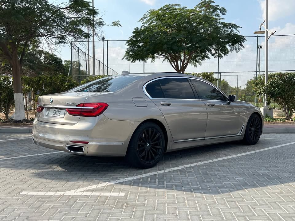 2018 بي أم دابليو الفئة - 7 730LI