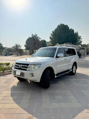 2014 ميتسوبيشي باجيرو GLS